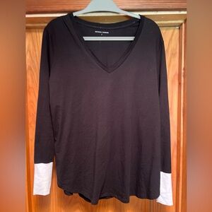 Universal Standard Rhine V Neck Color Block Cuff Top Black/White 14-16
